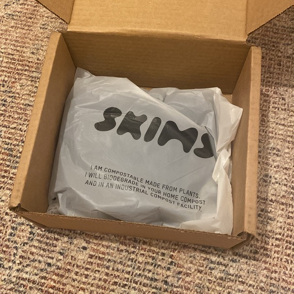 SKIMS Soft Lounge Legging | Graphite - Small | NWT - Picture 3 of 3